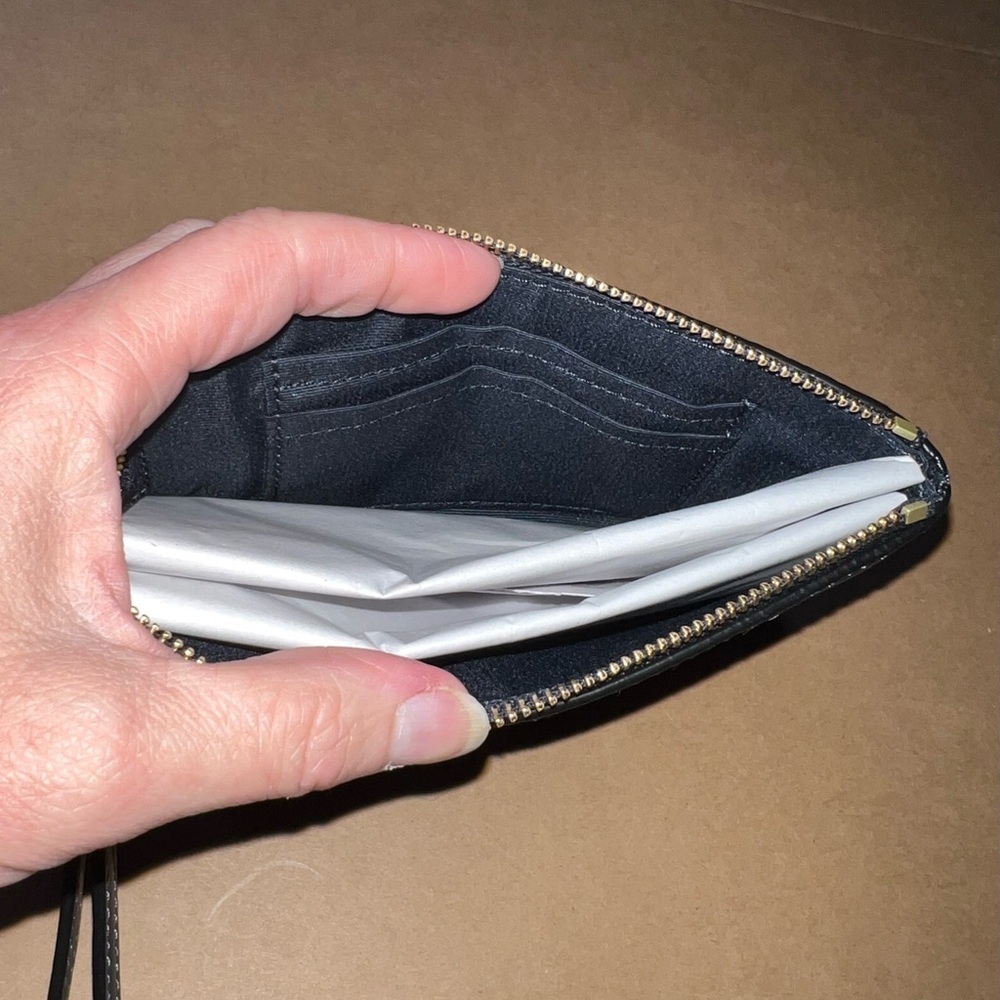 🍒NWT COACH Corner Zip Wristlet Blue Signature Canvas Cherry Print AUTHENTIC - Picture 4 of 8